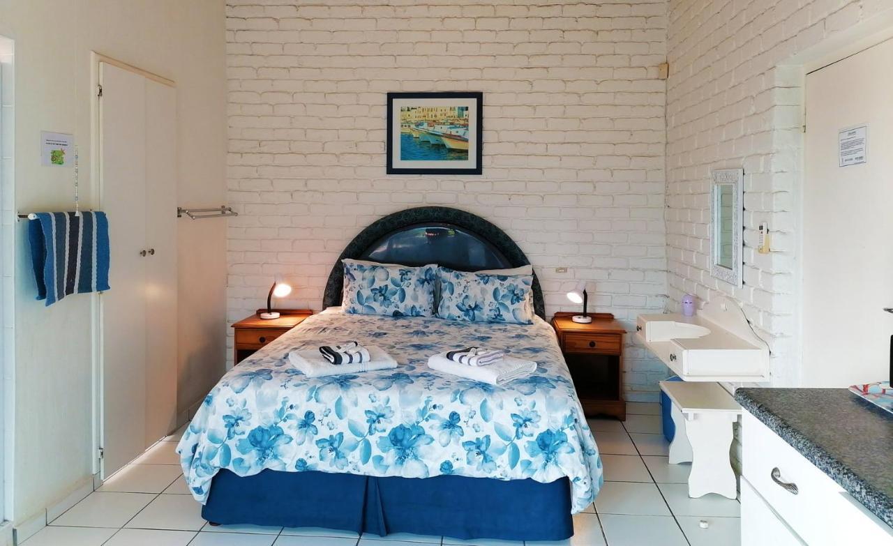 Appartamento Boathouse Bed And Biscuit - Upper Deck Ramsgate  Esterno foto